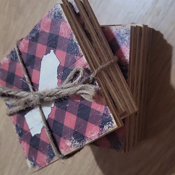 8 buffalo wood plaid distressed map coasters - Picture 5 of 5